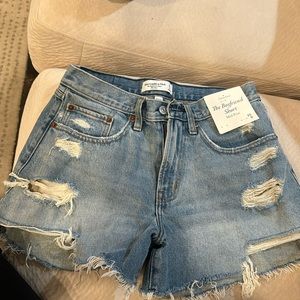 Abercrombie and fitch curve love the boyfriend short mid rise